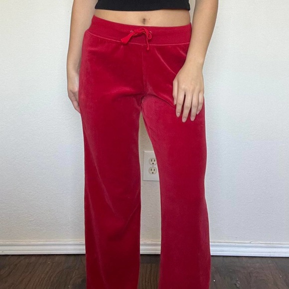 NY&Co Red Velour Sweatpants - Picture 4 of 5